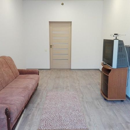 Apartment On Kryvorizhstal Street 35-24 Krivoi Rog Exterior foto
